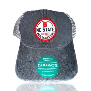 North Carolina State Wolfpack Vintage Style Trucker Hat: Brand NEW: Snapback